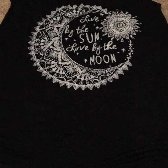 Tops - Picture 7 of 7